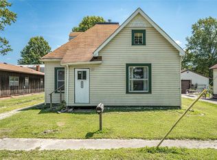 312 S Henrietta St, Staunton, IL 62088