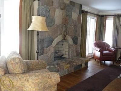 5th image of 1370 Oak Hollow Dr