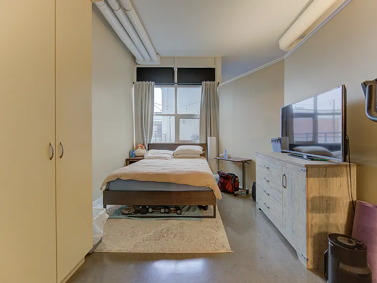 404 King St W #607 — Photo 2
