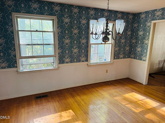 5th image of 3219 Haddon Rd