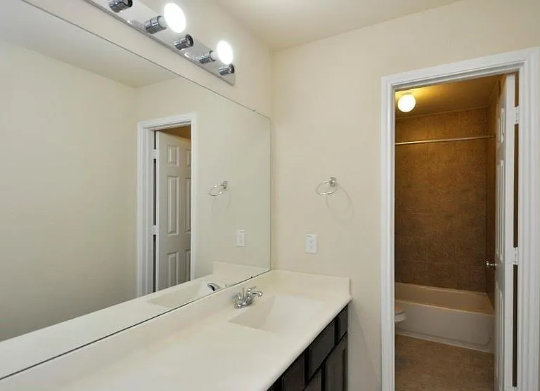 7302 Autumn Sun Dr — Photo 18