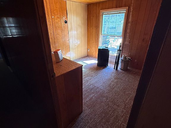 4th image of 206 Johnson St