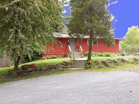 3rd image of 2109 Larch Way