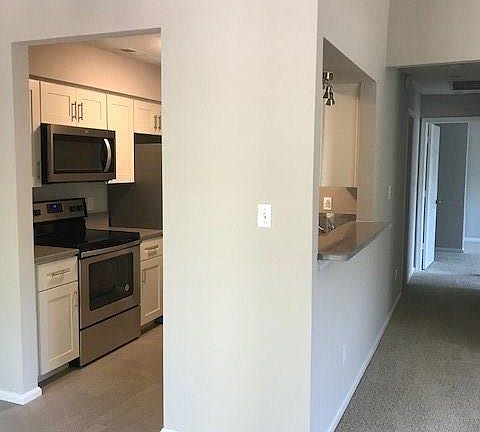 5th image of 2429 London Pointe Dr