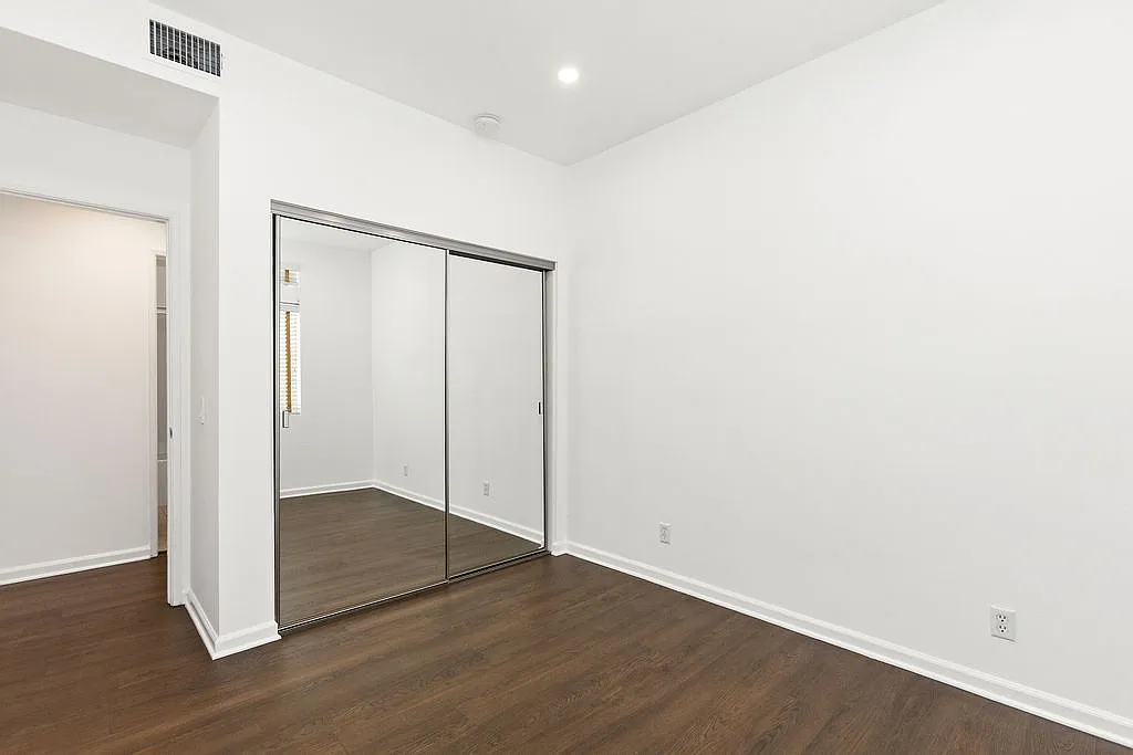 2 bed, 1028 sqft, $3,600 — Photo 3