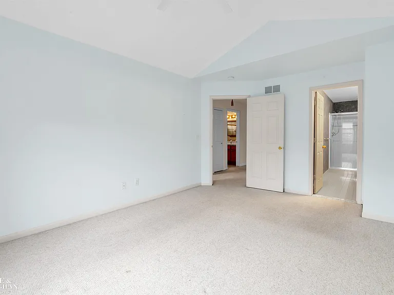 1400 Beaconsfield Ave — Photo 17