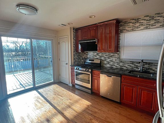 2nd image of 668 Seaview Ave