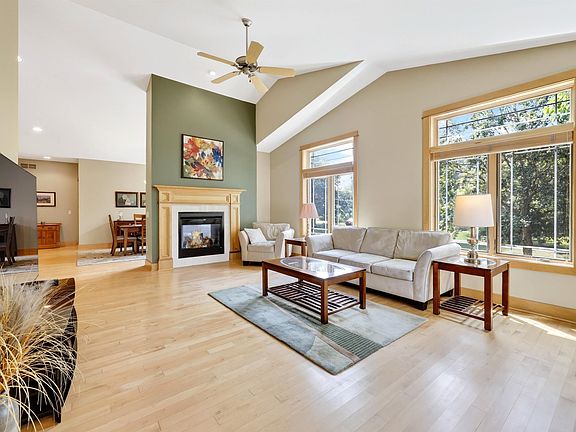 3rd image of 617 Nightingale Ln