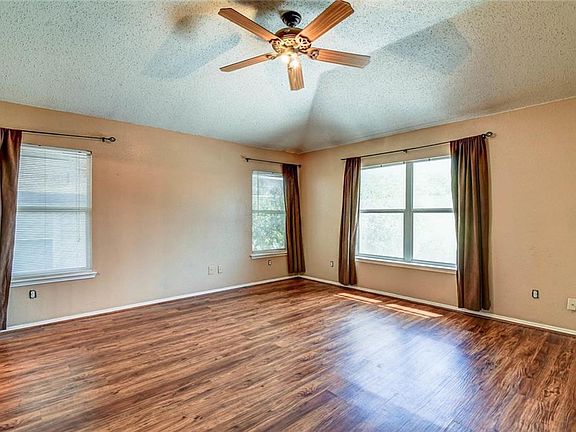 4th image of 7805 Regent Dr