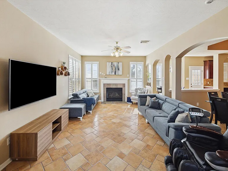 11215 Royce Palms Dr — Photo 4