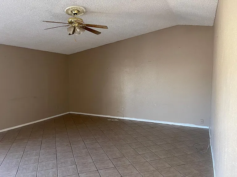 6814 W Cypress St — Photo 10