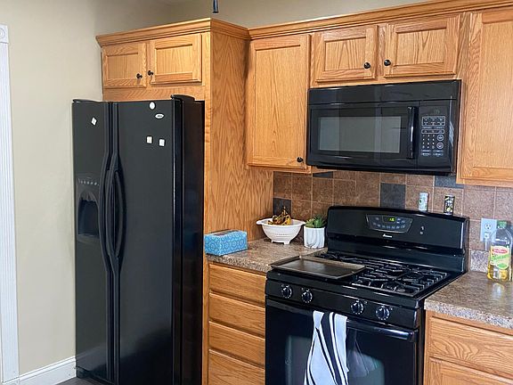 5th image of 13 Prescott St #1