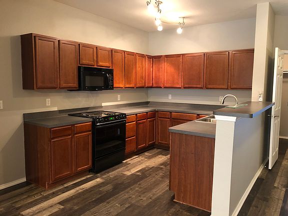 4th image of 501 Covent Garden Pl