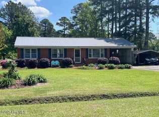 410 5th St, Bladenboro, NC 28320