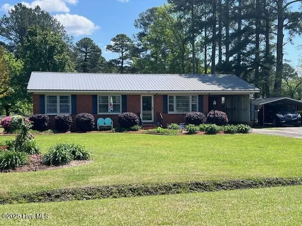 410 5th Street, Bladenboro, NC 28320