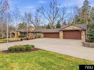 805 Ridgewood Ave, Omaha, NE 68114