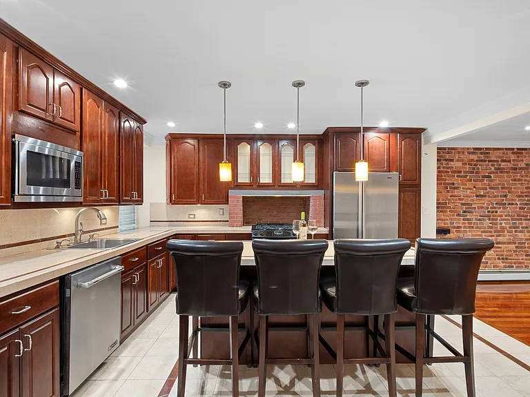 419 Hancock St #1 — Photo 12