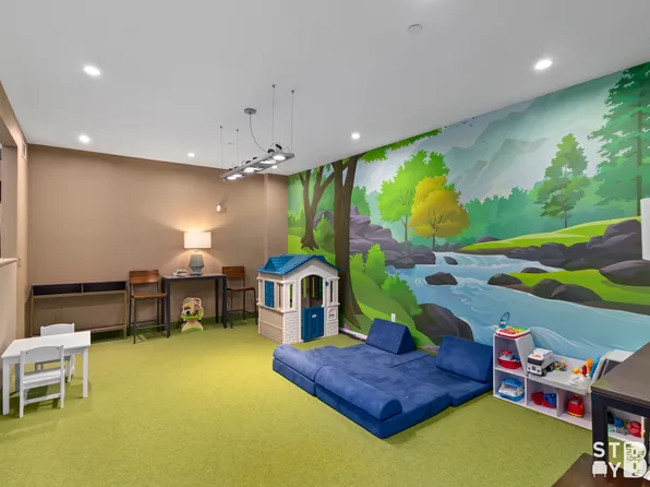 525 Clinton Avenue image 11 of 17