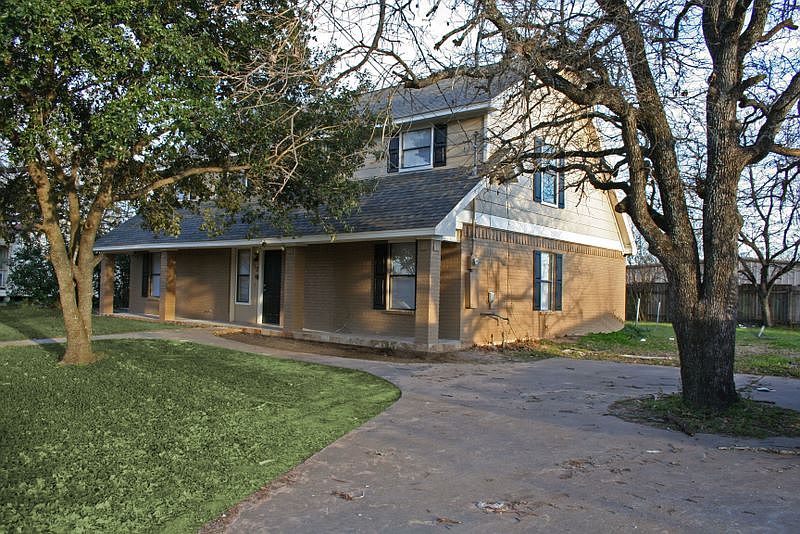 1st image of 112 Sterling St