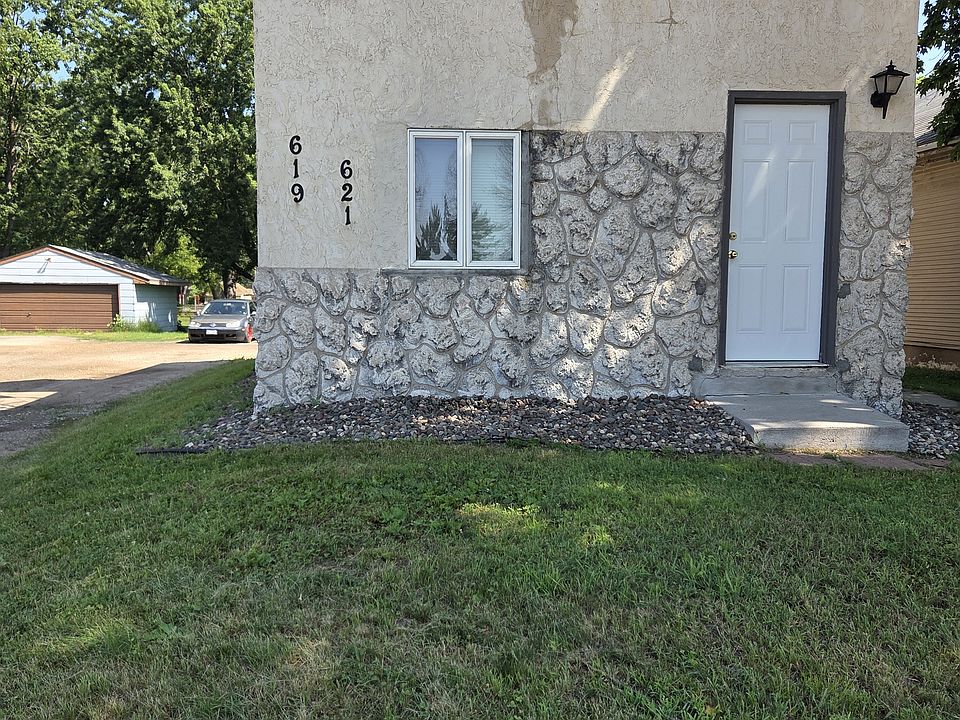 1st image of 619 W Broadway Ave