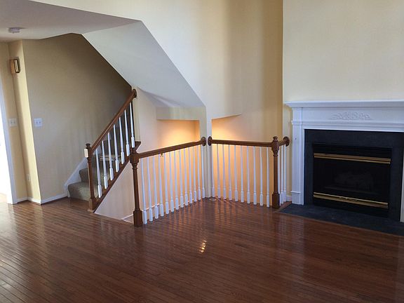 2nd image of 2420 Garnett Dr