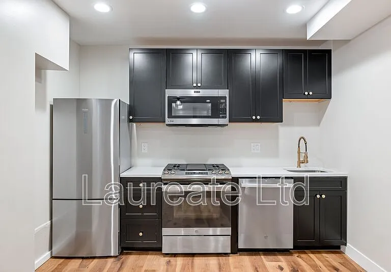 1126 N Lafayette St #5 — Photo 2