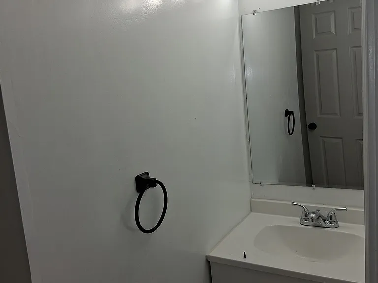 150 Villa Ct #150 — Photo 1
