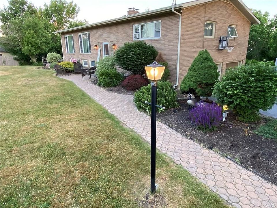 1st image of 15089 Heritage Dr