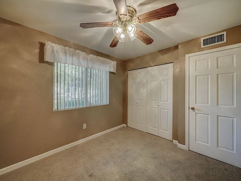 3301 W Loma Ln #1 — Photo 13