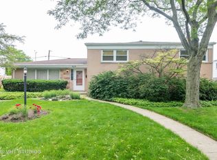 929 Long Rd, Glenview, IL 60025