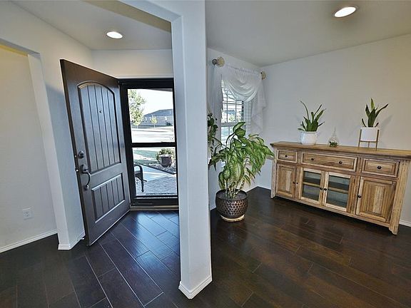 4th image of 7705 Gulf Breeze Ln