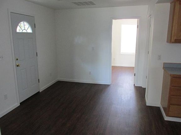 4th image of 905 2nd Ave NW