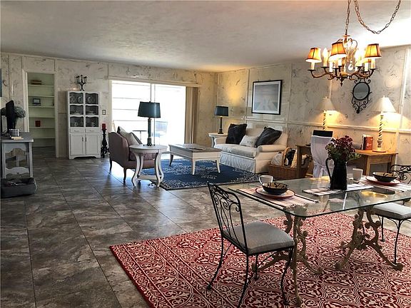 4th image of 2333 Indian River Blvd APT 301