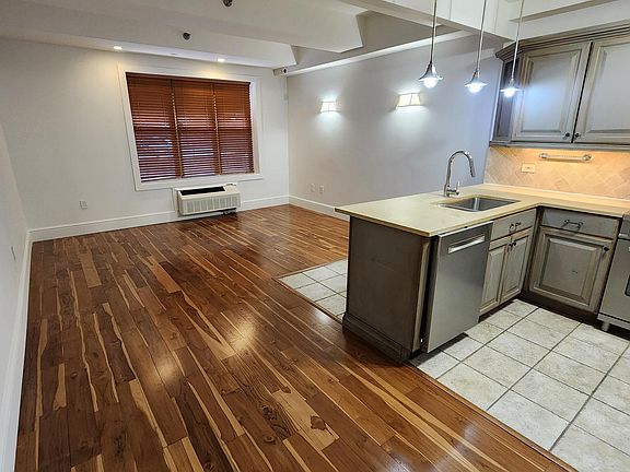 2nd image of 12-07 31st Ave #1