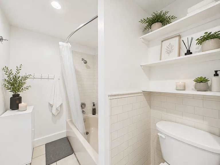 1619 Green Street — Photo 13