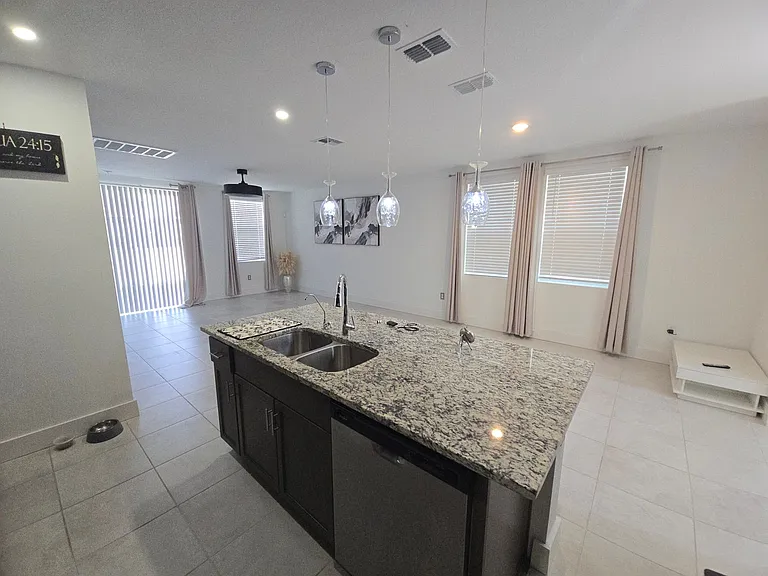 4450 Rapallo Ave — Photo 7