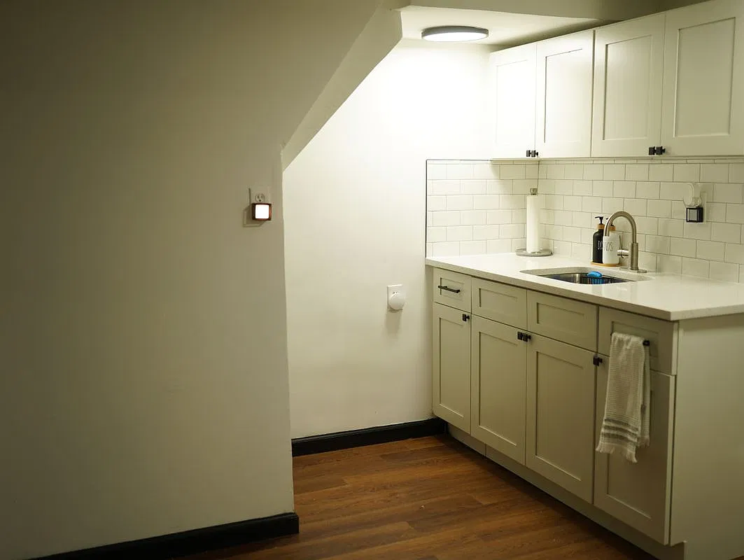 1 bed, 1.0 bath, 1000 sqft, $2,000 — Photo 1