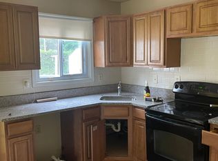 32237 Palmer Rd, Westland, MI 48186