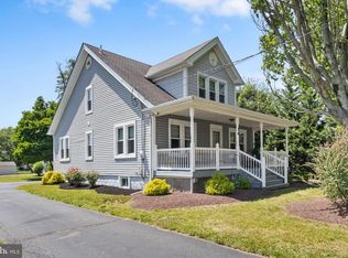 16 Holloway Ln, Bordentown, NJ 08505