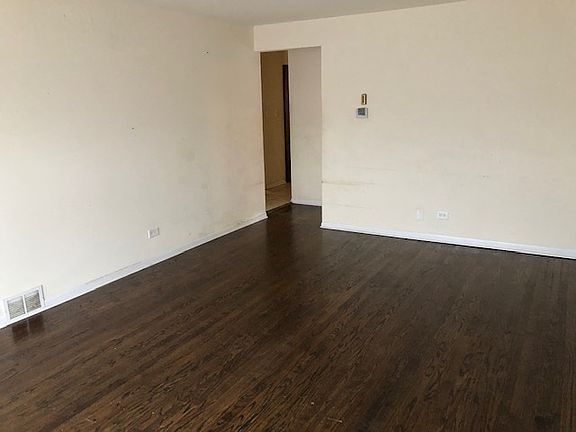 4th image of 14522 S Bensley Ave