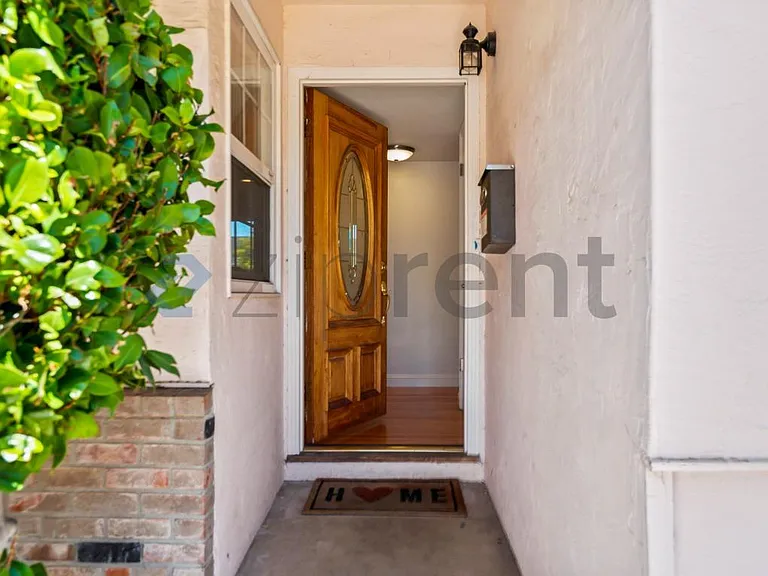 1426 Brookglen Dr — Photo 3