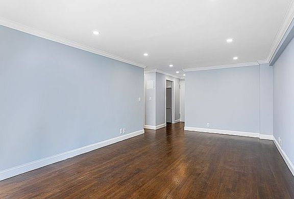 3rd image of 333 E 34th St APT 11G
