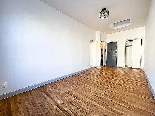 5th image of 43 W 68th St #5R