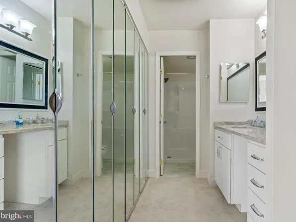 3100 S Manchester St APT 635, Falls Church, VA 22044