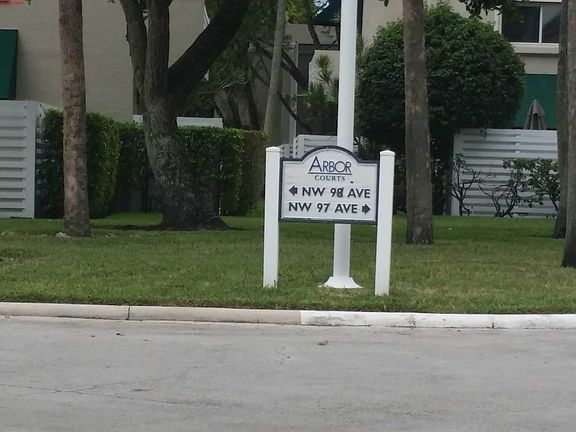 5th image of 532 NW 98th Ave