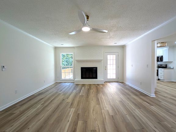2nd image of 1090 Twin Lakes Dr