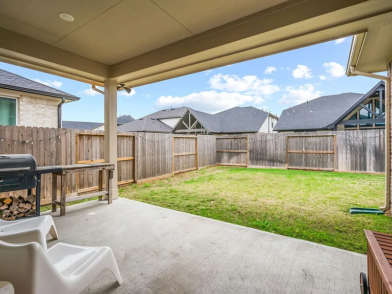 4106 Sherman Oak Ln — Photo 31