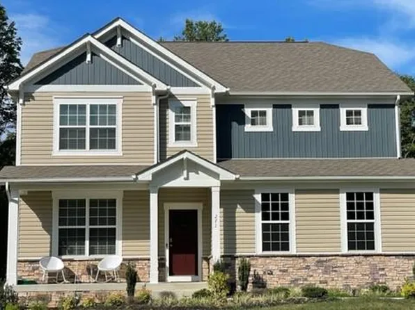 829 Long Meadow Dr, Fredericksburg, VA 22406
