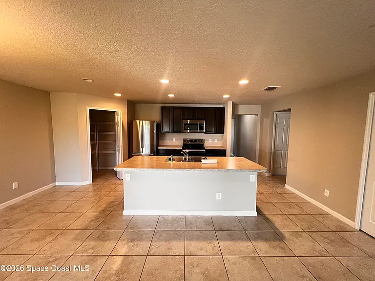 563 Corbin Cir SW — Photo 11