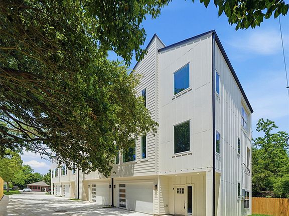 3rd image of 5024 Winnetka St #D